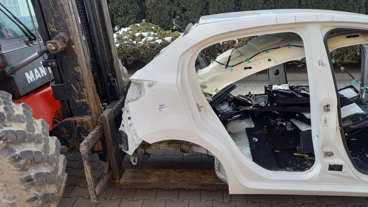 ARIPA SPATE DREAPTA MAZDA 2 2 - - (2014 2019)