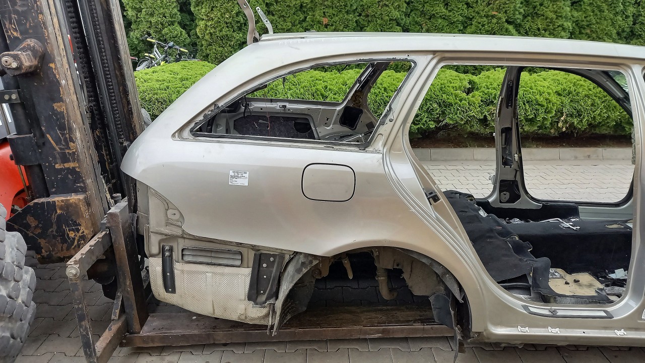 ARIPA SPATE DREAPTA MERCEDES E-CLASS E-CLASS - - (2005 2009)