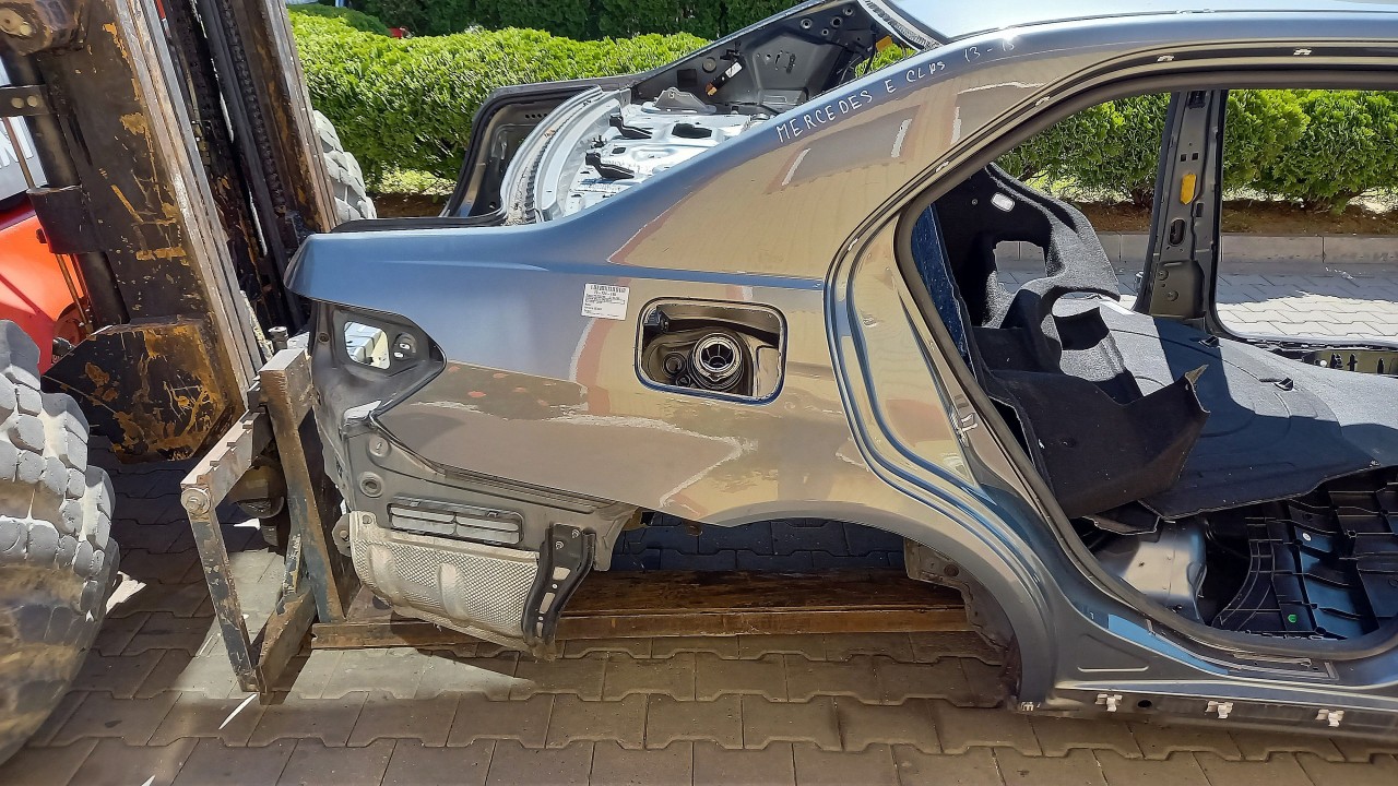 ARIPA SPATE DREAPTA MERCEDES E-CLASS E-CLASS - - (2013 2015)