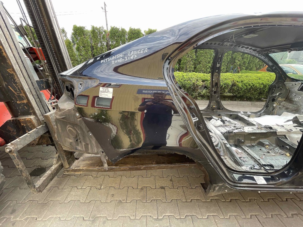 ARIPA SPATE DREAPTA MITSUBISHI LANCER - - (2008 2017)