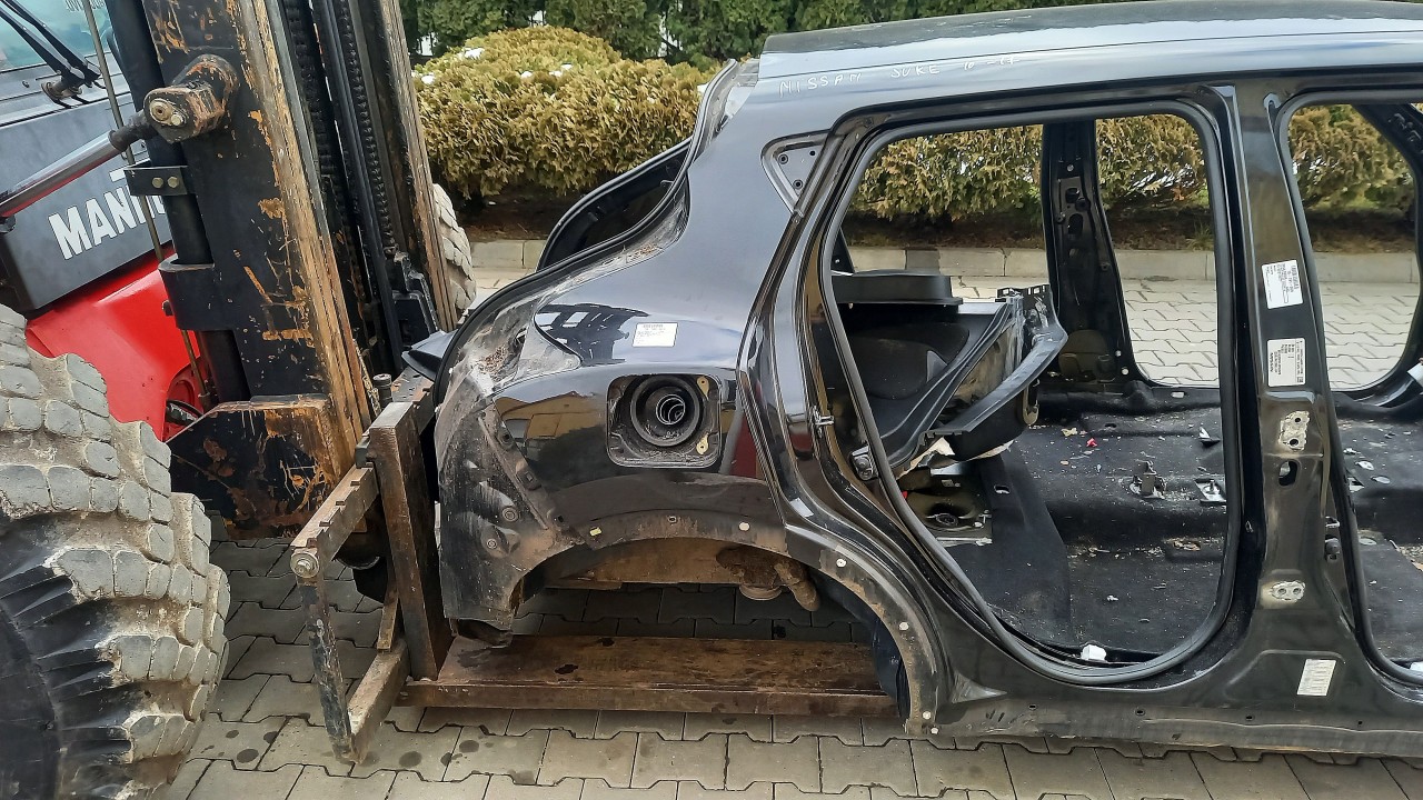 ARIPA SPATE DREAPTA NISSAN JUKE JUKE - - (2010 2017)