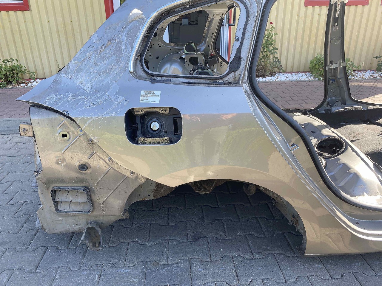 ARIPA SPATE DREAPTA RENAULT LAGUNA - - (2007 2010)