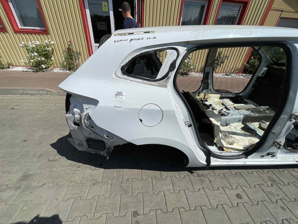 ARIPA SPATE DREAPTA RENAULT MEGANE - - (2012 2016)