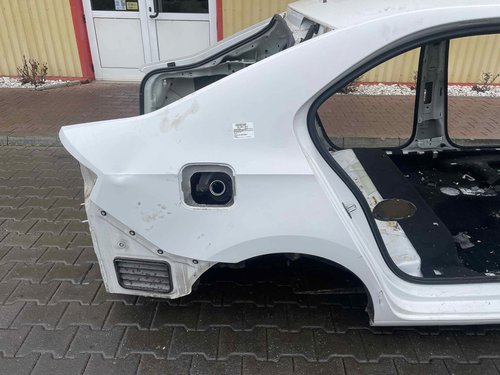 ARIPA SPATE DREAPTA SKODA RAPID - - (2012 2017)