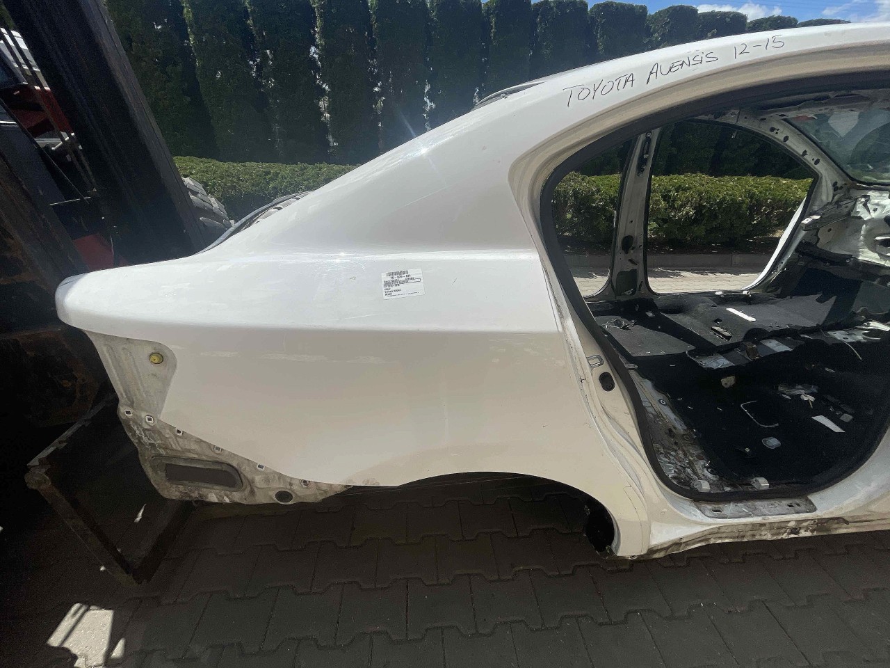 ARIPA SPATE DREAPTA TOYOTA AVENSIS - - (2012 2015)