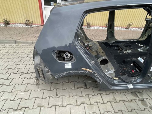 ARIPA SPATE DREAPTA VW GOLF VII - - (2012 2016)