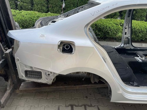 ARIPA SPATE DREAPTA VW JETTA IV - - (2010 2019)