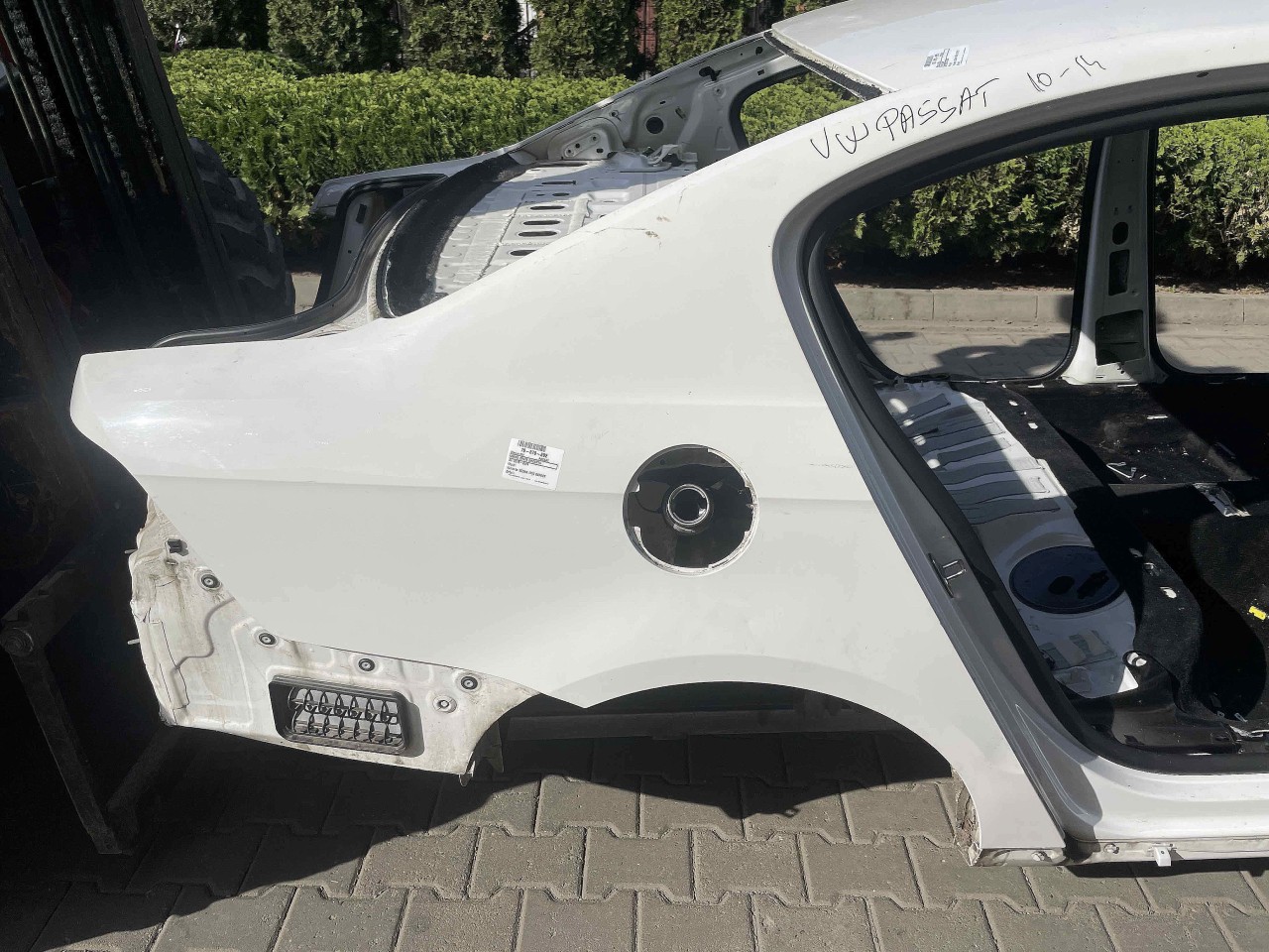 ARIPA SPATE DREAPTA VW PASSAT - - (2010 2014)