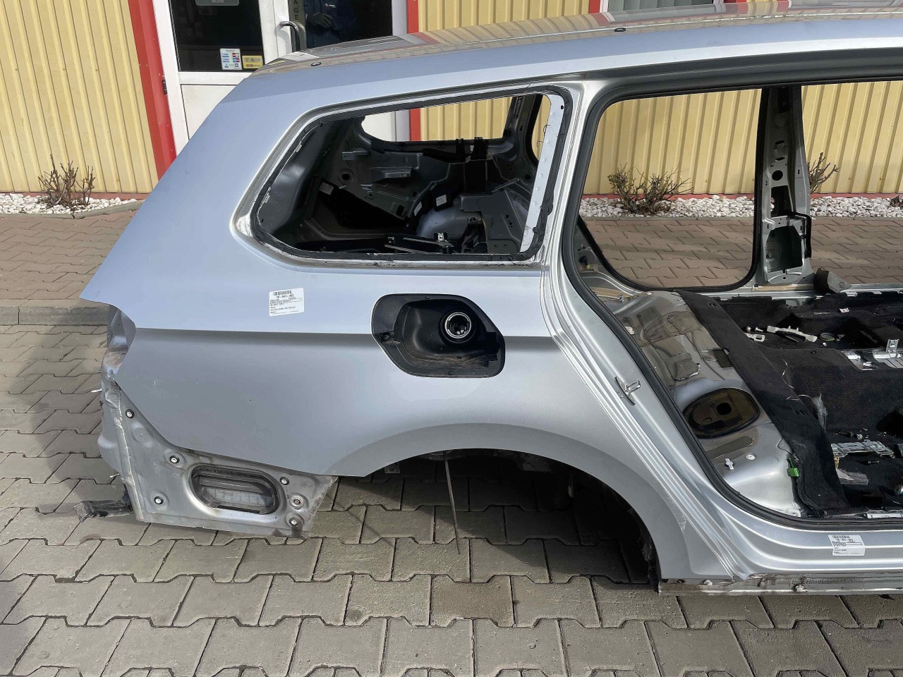 ARIPA SPATE DREAPTA VW PASSAT - - (2014 2019)