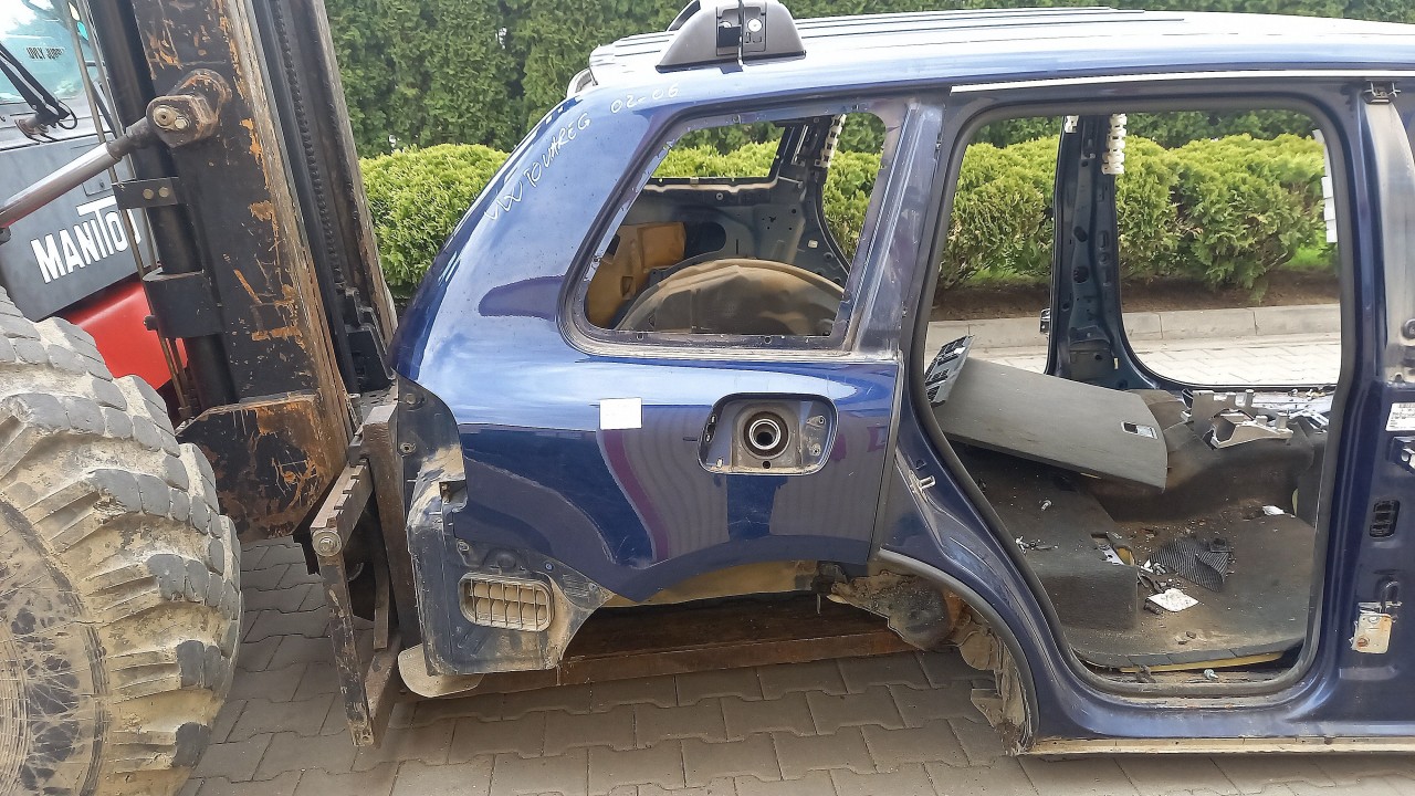 ARIPA SPATE DREAPTA VW TOUAREG TOUAREG - - (2002 2006)