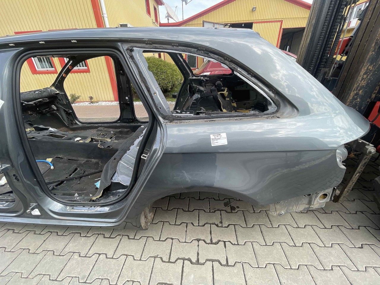 ARIPA SPATE STANGA AUDI A4 - - (2012 2015)