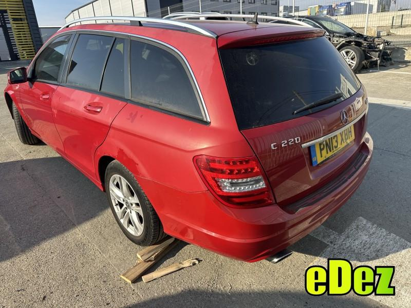 Aripa spate stanga culoare rosie - 590 Mercedes C-class facelift (2011-2015) [w204]
