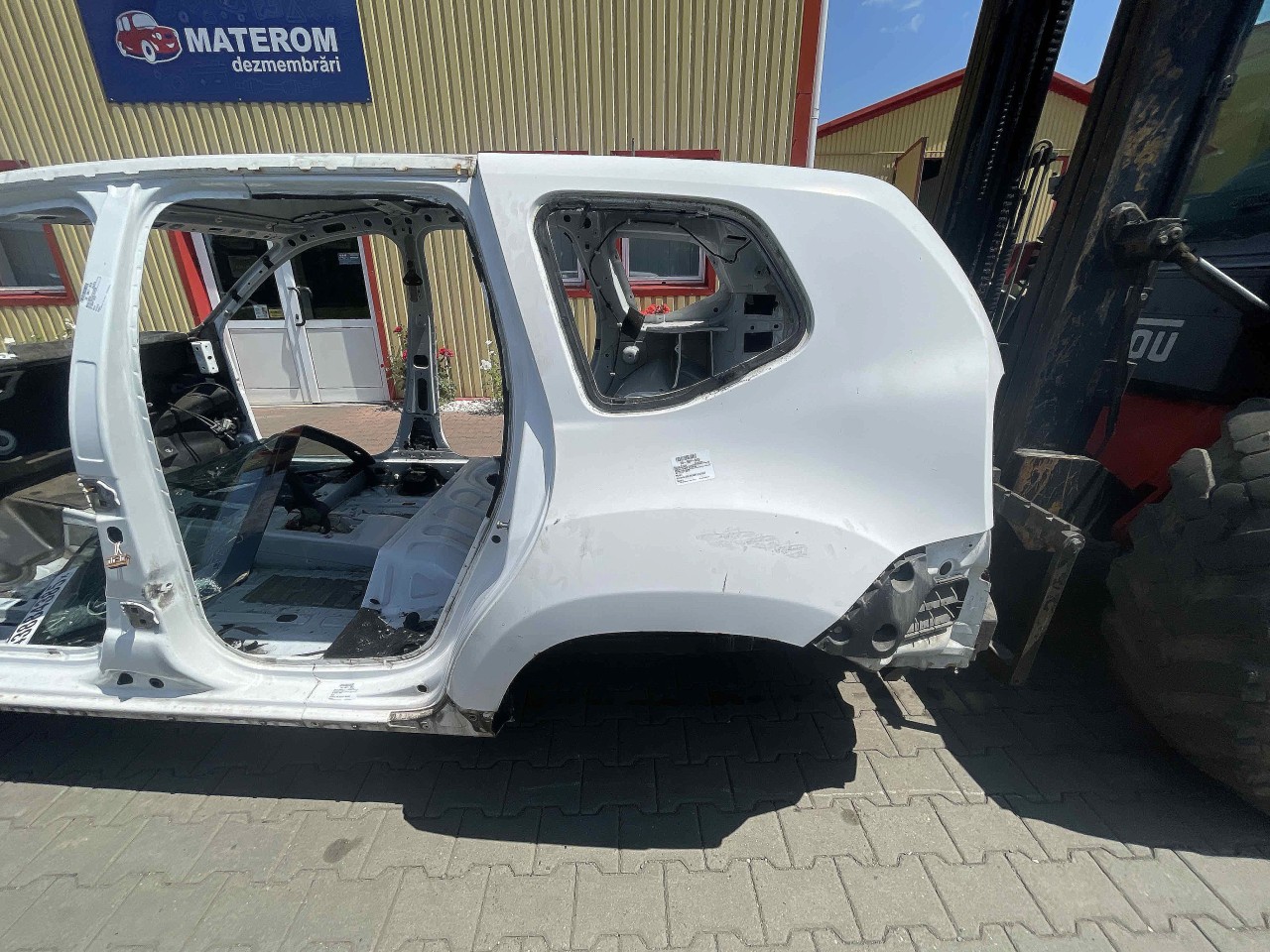 ARIPA SPATE STANGA DACIA DUSTER DUSTER - - (2010 2013)