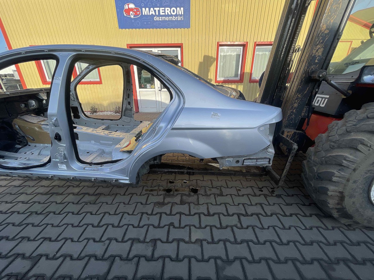 ARIPA SPATE STANGA MERCEDES C-CLASS - - (2007 2011)
