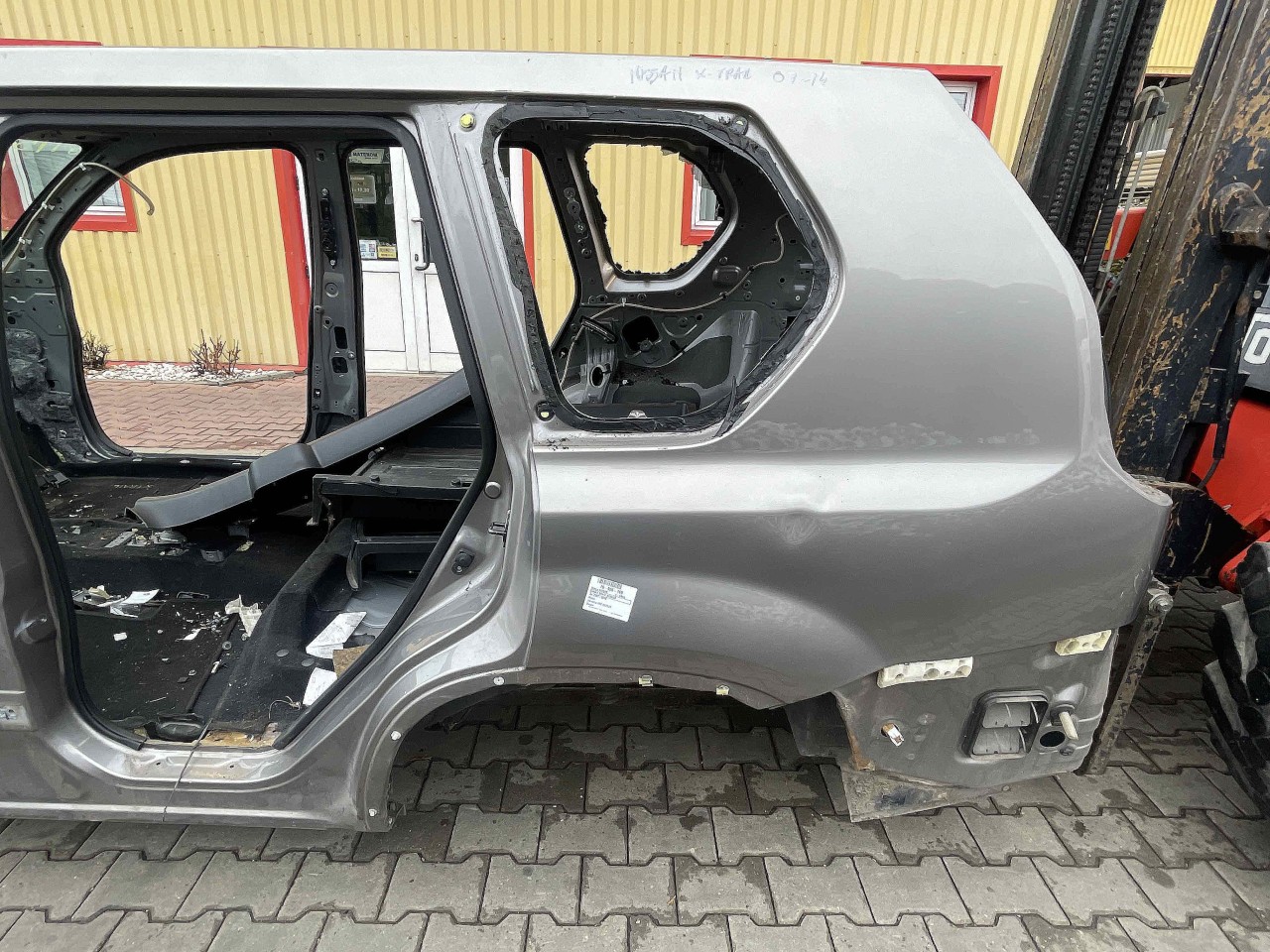 ARIPA SPATE STANGA NISSAN X-TRAIL - - (2007 2014)