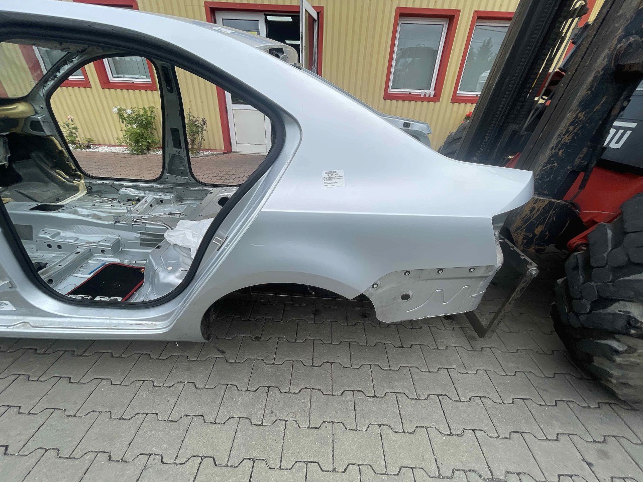 ARIPA SPATE STANGA SKODA OCTAVIA - - (2012 2017)