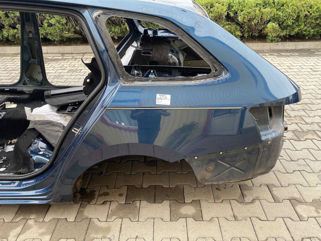 ARIPA SPATE STANGA SKODA SUPERB - - (2015 2020)