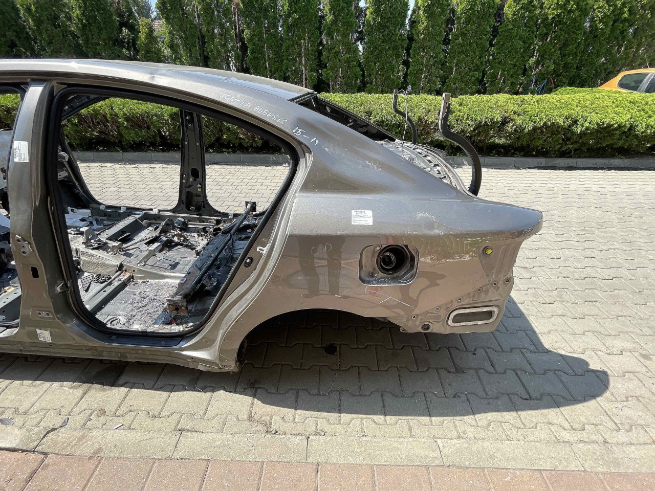 ARIPA SPATE STANGA TOYOTA AVENSIS - - (2015 2018)