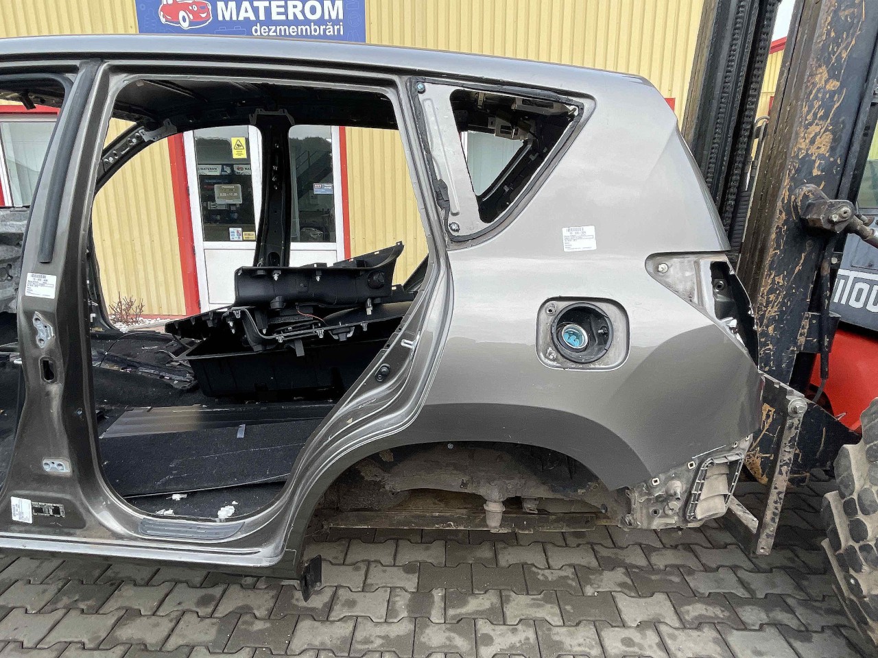 ARIPA SPATE STANGA TOYOTA RAV4 - - (2010 2012)