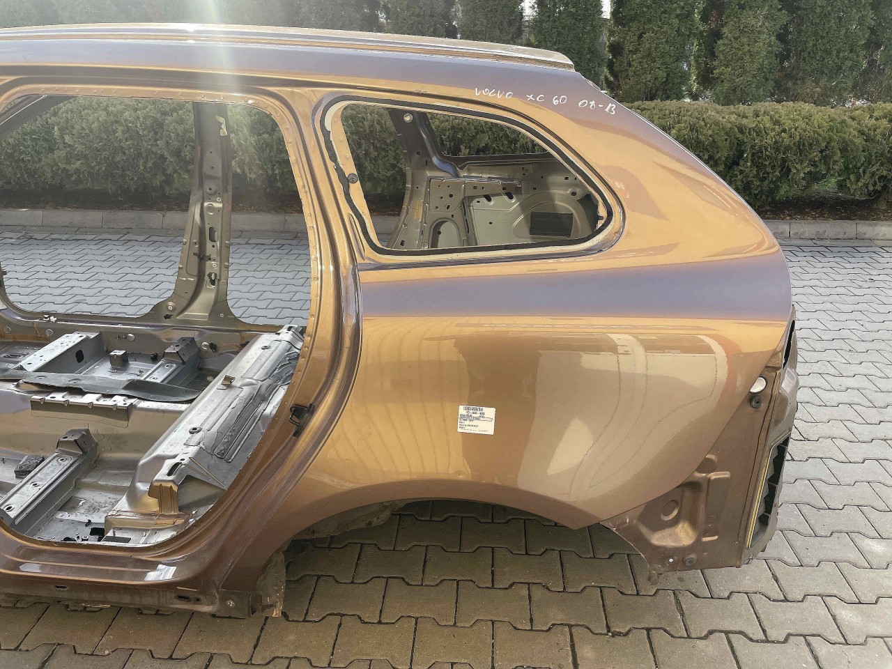 ARIPA SPATE STANGA VOLVO XC 60 - - (2008 2013)