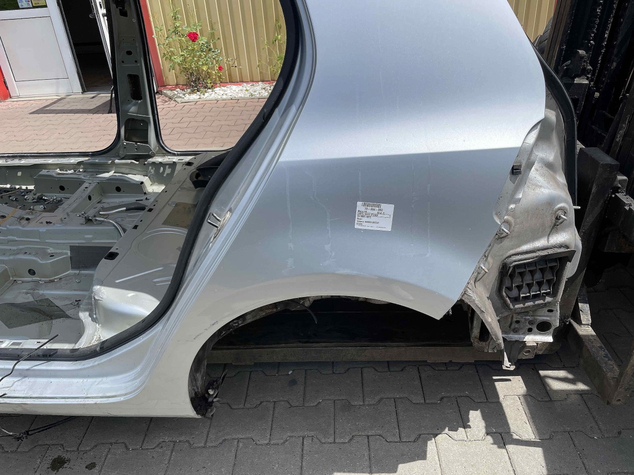 ARIPA SPATE STANGA VW GOLF VI - - (2008 2012)