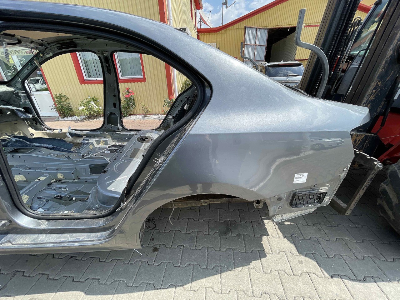 ARIPA SPATE STANGA VW JETTA IV - - (2010