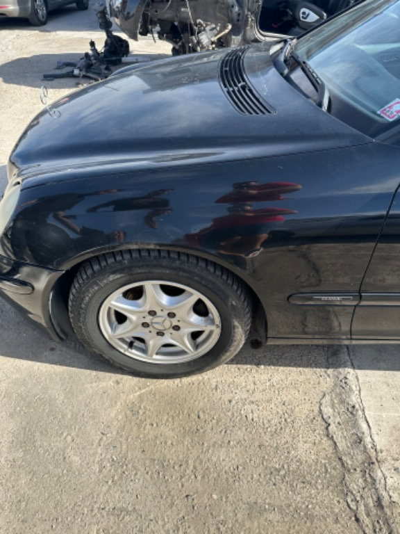Aripa stânga fata Mercedes c class w203