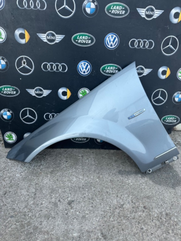 Aripa stânga fata Mercedes c class w204
