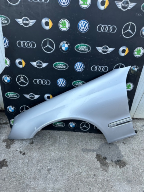 Aripa stânga fata Mercedes e class w211