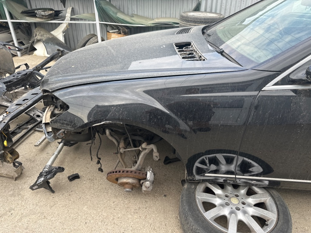 Aripa stânga fata Mercedes s class w221