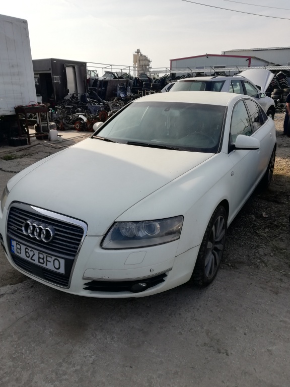 Aripa stanga Audi A6 4F C6