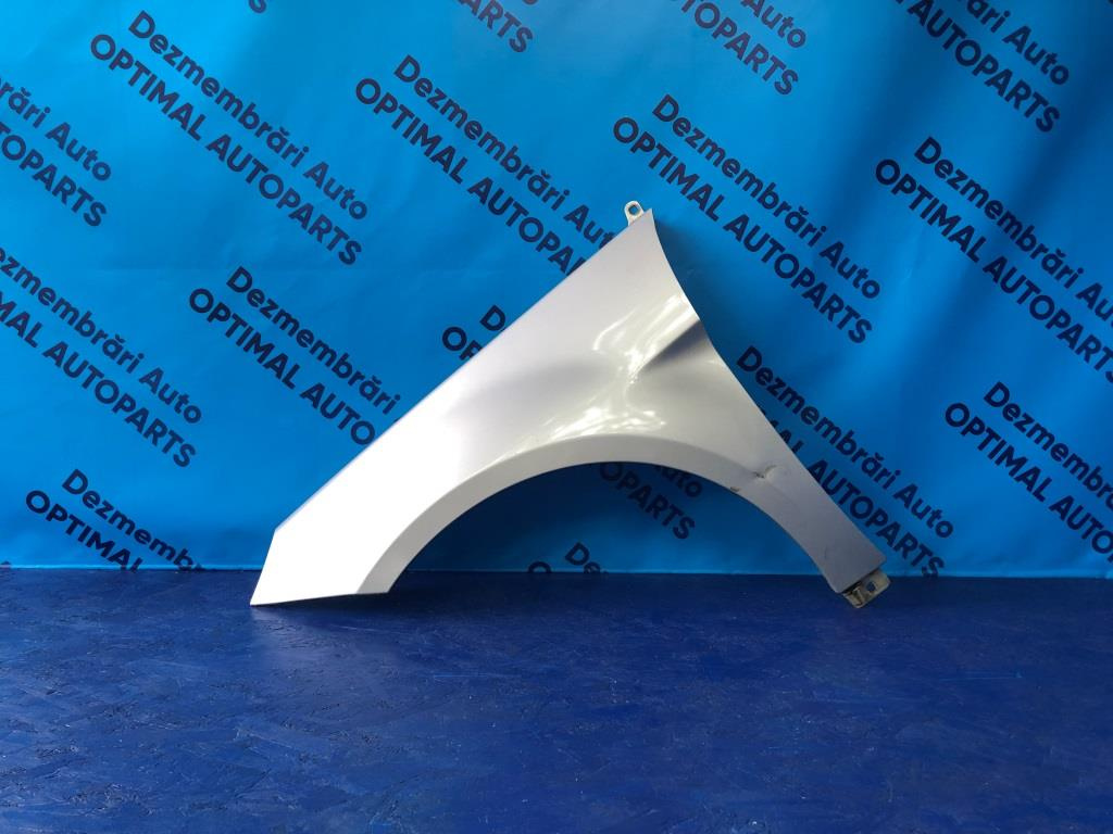 Aripa stanga fata ARGINTIE Mercedes B Class W245 2005-2008