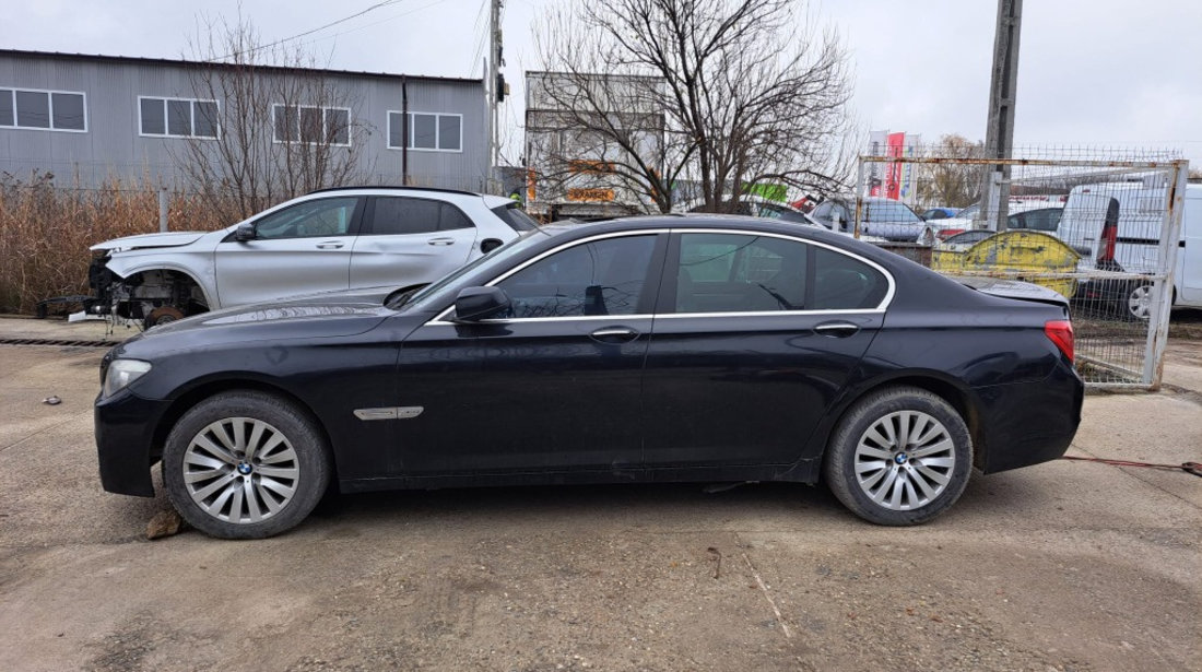 Aripa stanga fata BMW F01 2011 Sedan 740XD