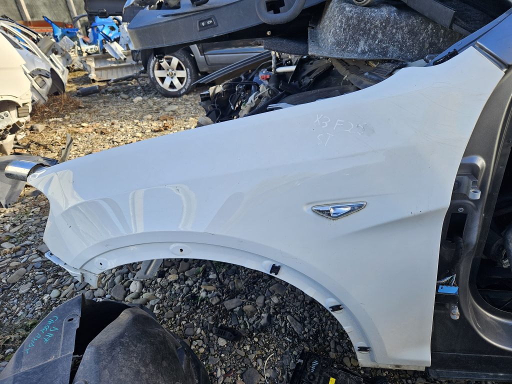 Aripa Stanga Fata BMW X3 F25 2012, CU DEFECT