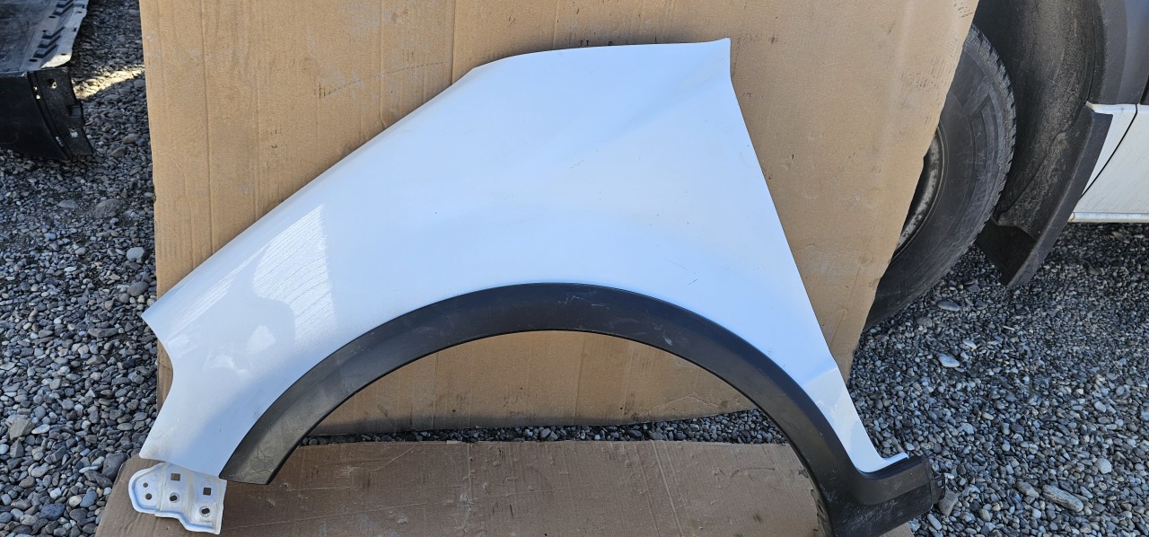 Aripa stanga fata cu bandou Suzuki Sx4 2011 2012 2013
