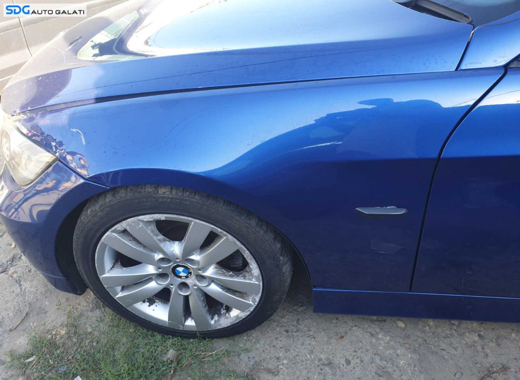 Aripa Stanga Fata cu Defect BMW Seria 3 E90 E91 2004 - 2011 Culoare Montegoblau Metallic Toledoblau A51/5 [C0897]