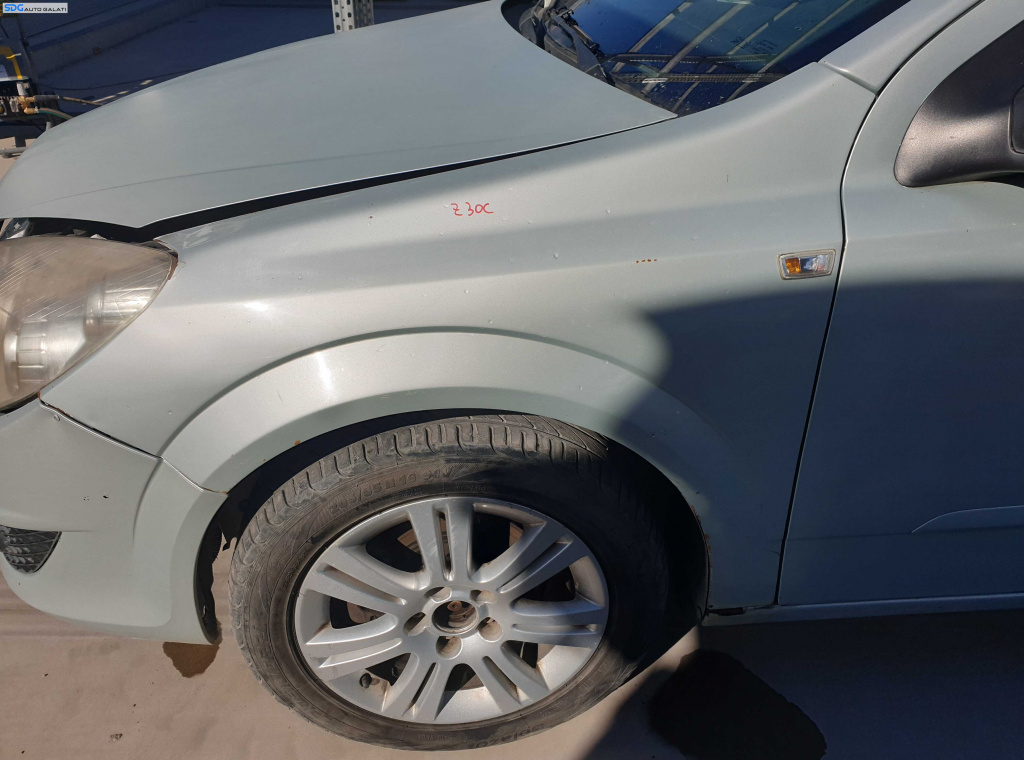 Aripa Stanga Fata cu Inceput de Rugina Opel Astra H 2004 - 2010 Culoare Z30C [K7187]
