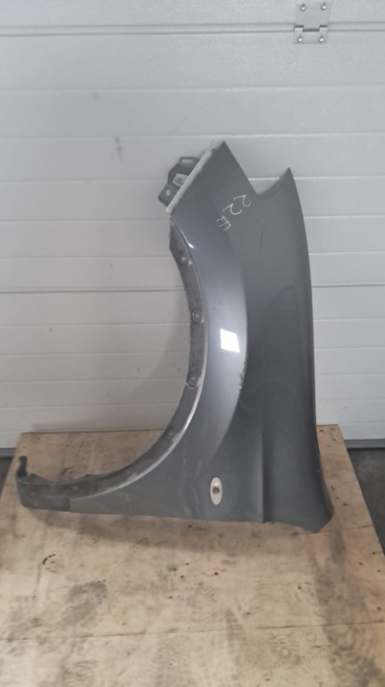 Aripa stanga fata cu mic defect Nissan Qashqai J10 an 2012