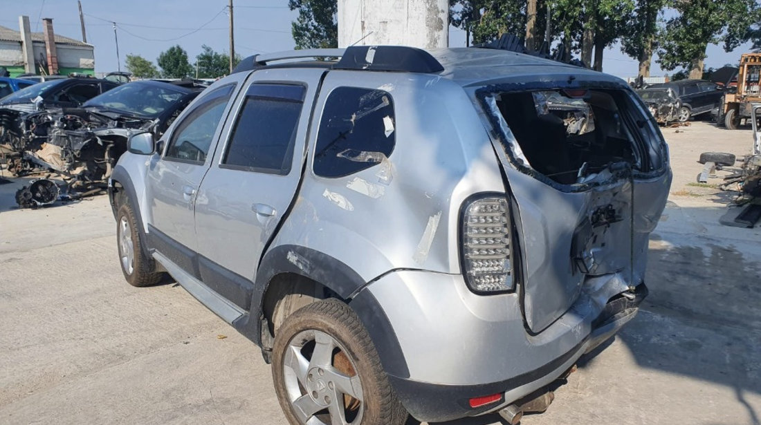 Aripa stanga fata Dacia Duster 2012 4x4 1.5 dci