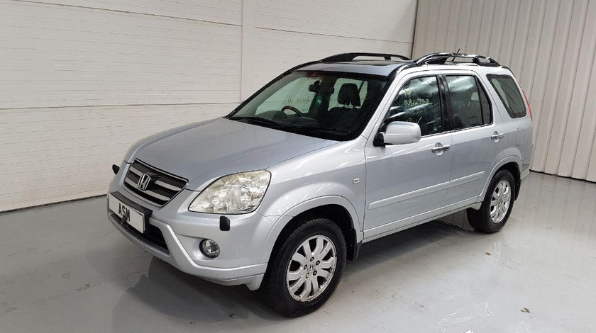 Aripa stanga fata Honda CR-V 2005 SUV 2.2 CTDI