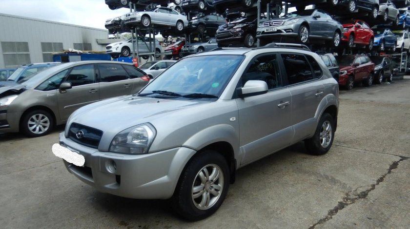 Aripa stanga fata Hyundai Tucson 2007 Suv 2.0 CRTD Motorina