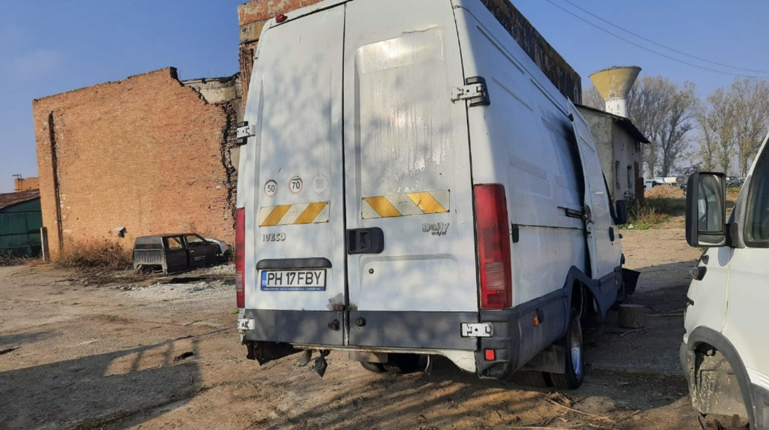 Aripa stanga fata Iveco Daily 3 2006 - 3.0