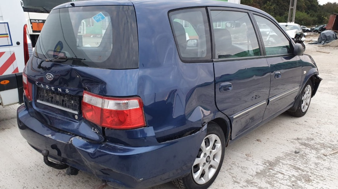 Aripa stanga fata Kia Carens 2004 monovolum 1.8 benzina TB