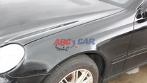 Aripa stanga fata Mercedes C-class w203 combi 2001...