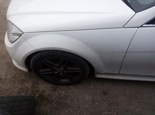 Aripa stanga fata Mercedes C220 cdi w204