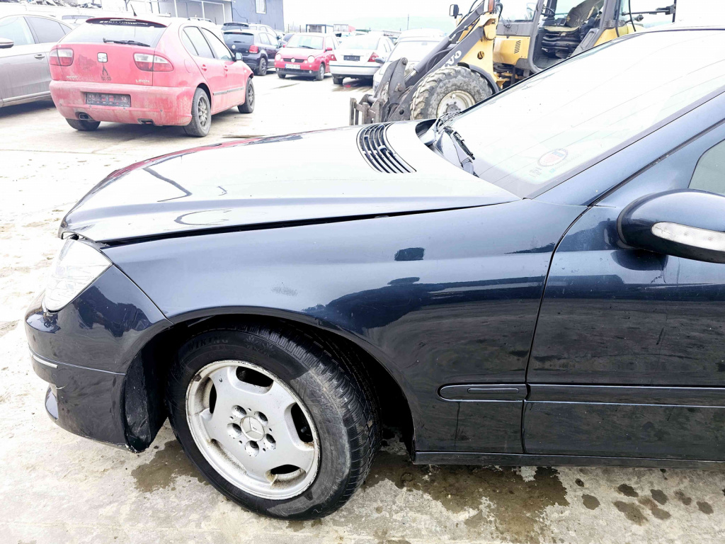 Aripa stanga fata Mercedes Clasa C (W204) [Fabr 2000-2007] 189 NEGRU SMARALD