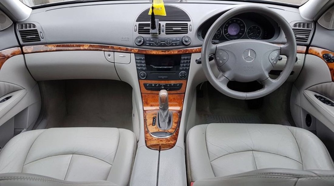 Aripa stanga fata Mercedes E-CLASS W211 2004 berlina 2.2 cdi