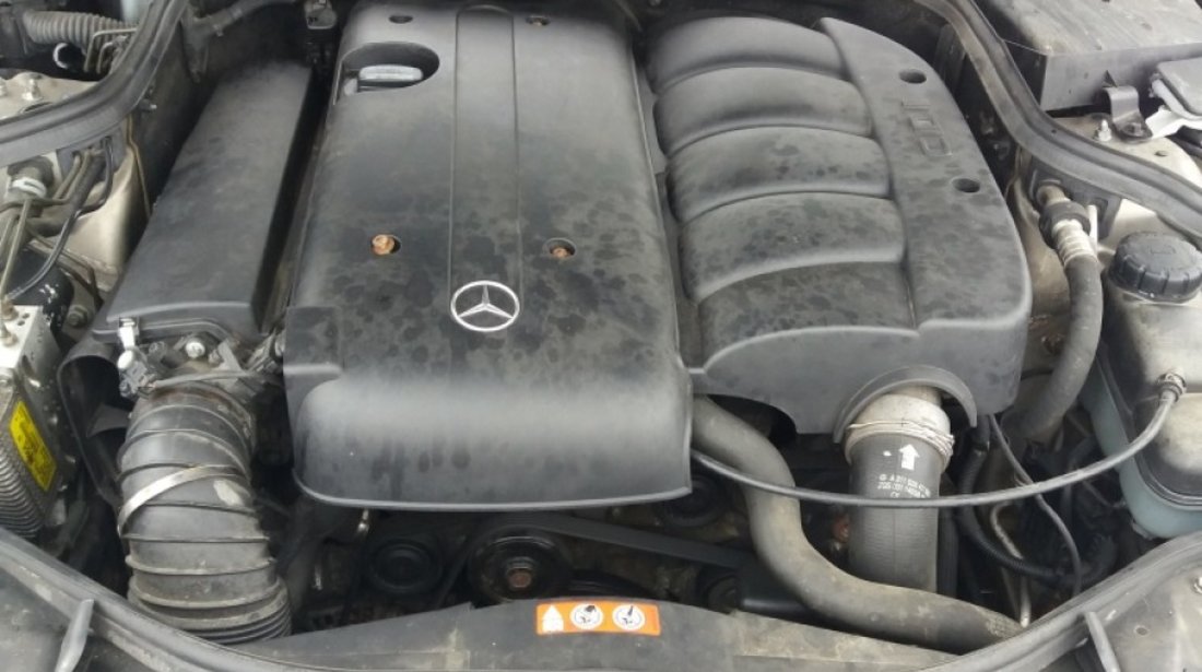 Aripa stanga fata Mercedes E-CLASS W211 2004 berlina 2.2 cdi