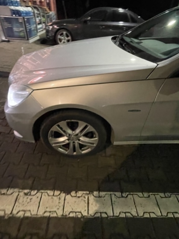 Aripa stanga fata Mercedes e class w212