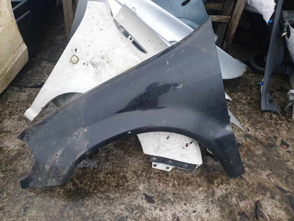 Aripa Stanga Fata Mercedes ML W163 2003-2005